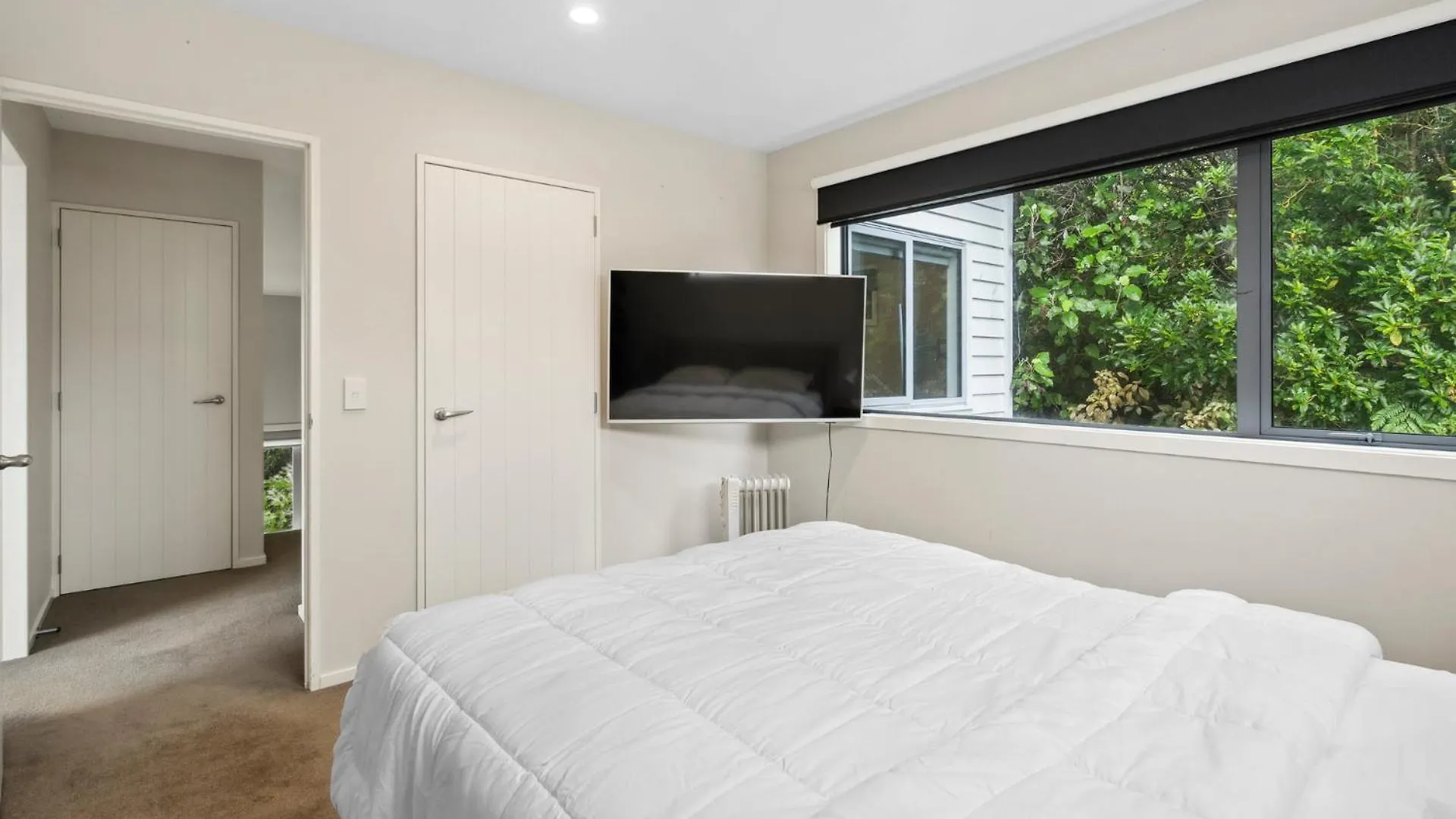 Urban Sanctuary - Johnsonville Holiday Home