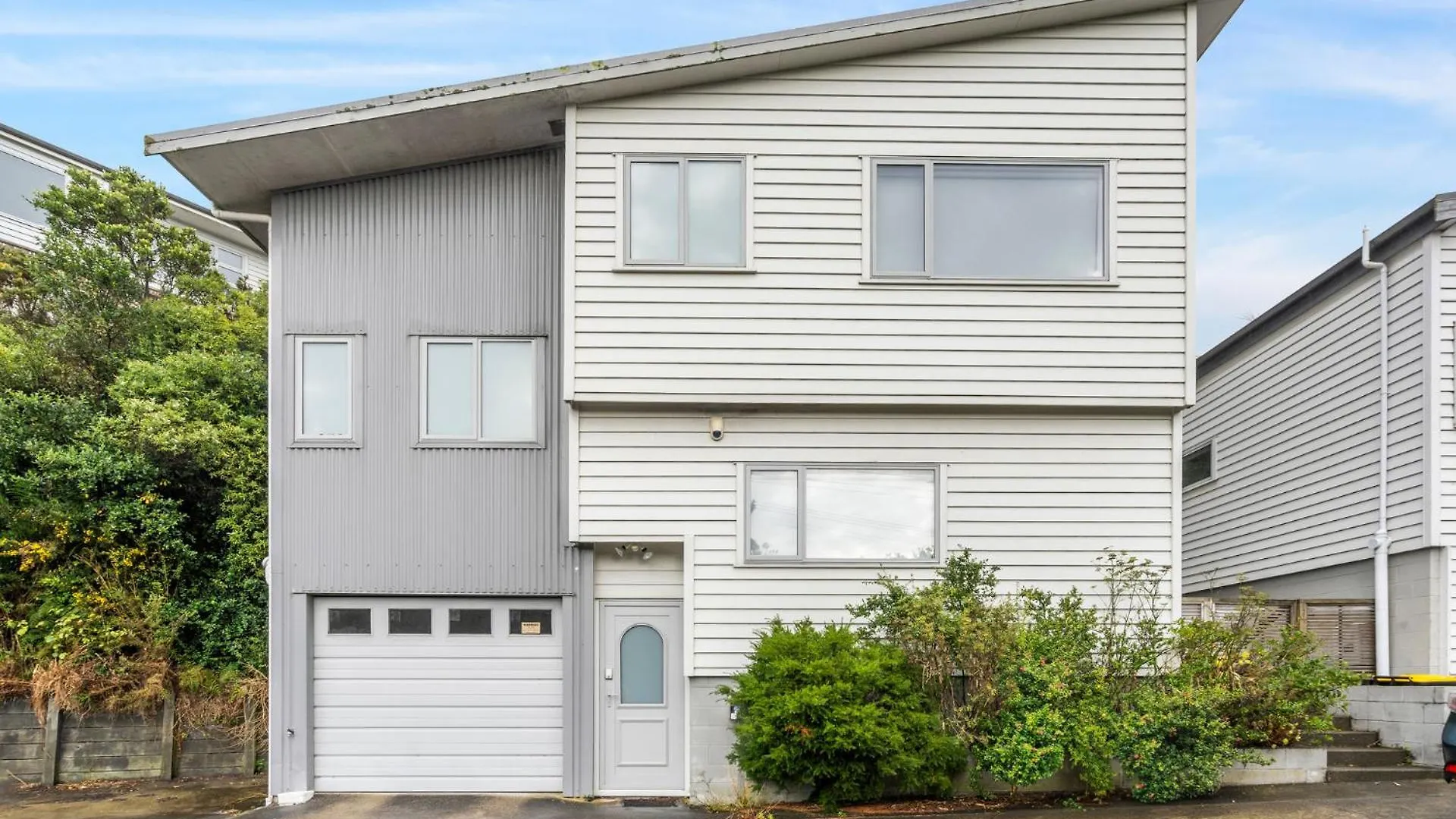 Urban Sanctuary - Johnsonville Holiday Home